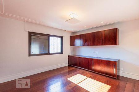 Primeira suíte de apartamento à venda com 3 quartos, 228m² em Moema, São Paulo