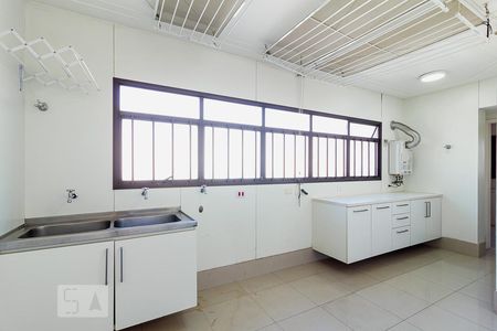 Apartamento à venda com 228m², 3 quartos e 4 vagasÁrea de serviço