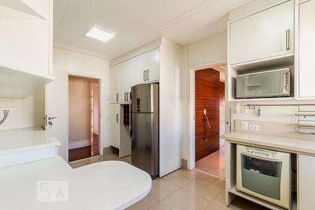 Apartamento à venda com 228m², 3 quartos e 4 vagasCozinha