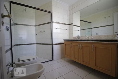 Apartamento à venda com 368m², 3 quartos e 4 vagasBanheiro da suíte 1