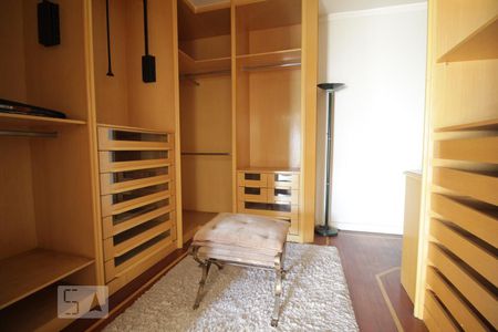 Apartamento à venda com 368m², 3 quartos e 4 vagasCloset