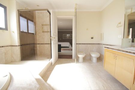 Apartamento à venda com 368m², 3 quartos e 4 vagasBanheiro 2 da suíte 3