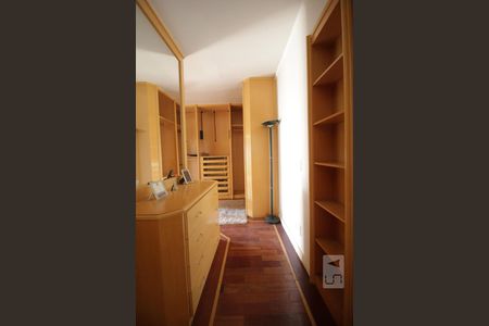 Apartamento à venda com 368m², 3 quartos e 4 vagasCloset