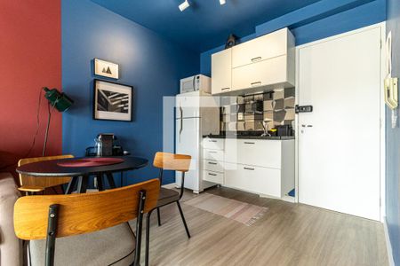 Cozinha de apartamento para alugar com 1 quarto, 36m² em República, São Paulo