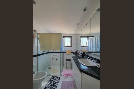 Apartamento à venda com 220m², 4 quartos e 3 vagasBanheiro da suíte 1