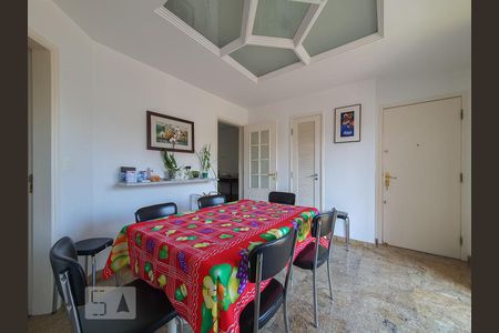 Apartamento à venda com 220m², 4 quartos e 3 vagasCopa