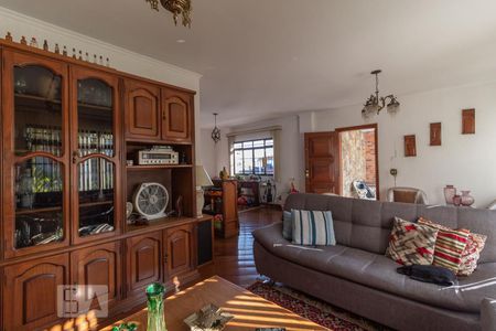 Sala de casa para alugar com 4 quartos, 200m² em Pestana, Osasco