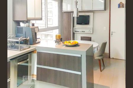 Apartamento à venda com 180m², 4 quartos e 3 vagasCozinha