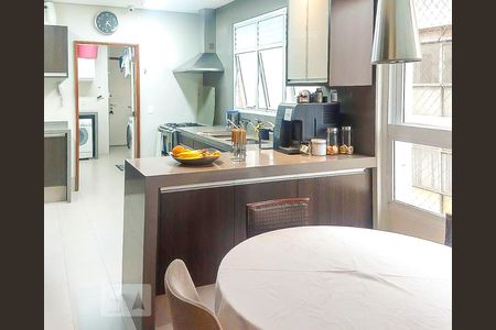 Apartamento à venda com 180m², 4 quartos e 3 vagasCozinha