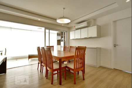 Apartamento à venda com 125m², 3 quartos e 4 vagasSala