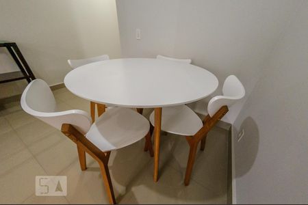 Sala - Mesa e Cadeiras de apartamento à venda com 1 quarto, 75m² em Vila Itapura, Campinas