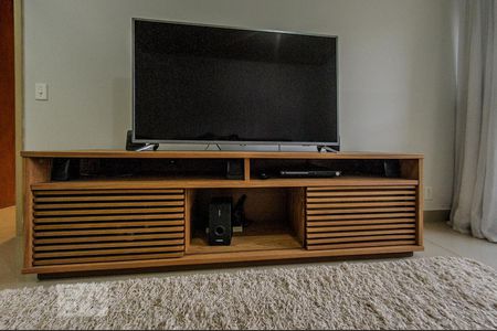 Sala - Rack de apartamento à venda com 1 quarto, 75m² em Vila Itapura, Campinas