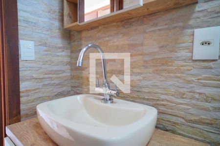 Banheiro de apartamento para alugar com 1 quarto, 48m² em Santa Tereza, Porto Alegre