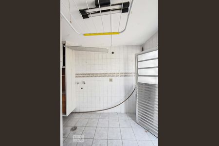 Casa à venda com 330m², 4 quartos e 5 vagasLavanderia