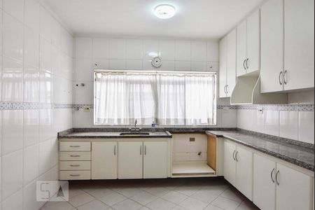 Casa à venda com 330m², 4 quartos e 5 vagasCozinha