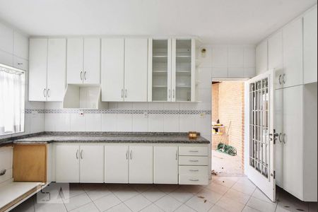 Casa à venda com 330m², 4 quartos e 5 vagasCozinha