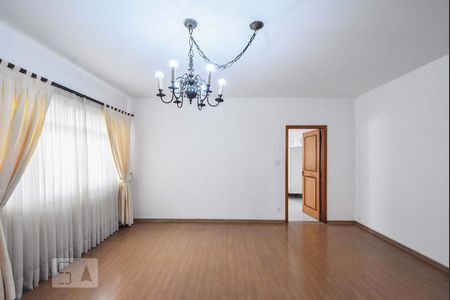 Casa à venda com 330m², 4 quartos e 5 vagasSala de Jantar