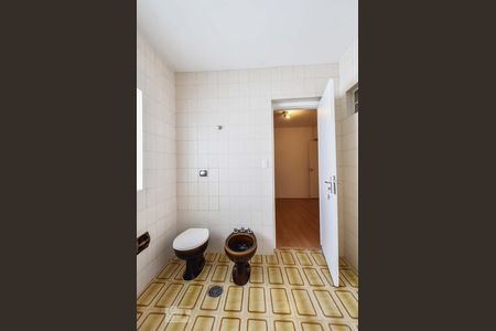 Casa à venda com 330m², 4 quartos e 5 vagasBanheiro Suíte 03