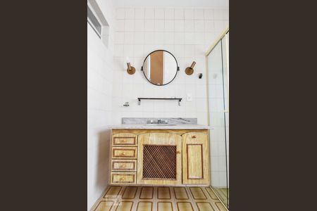 Casa à venda com 330m², 4 quartos e 5 vagasBanheiro Suíte 03