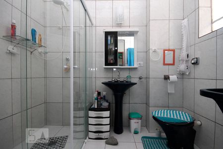 Banheiro de apartamento à venda com 2 quartos, 44m² em Santa Efigênia, São Paulo