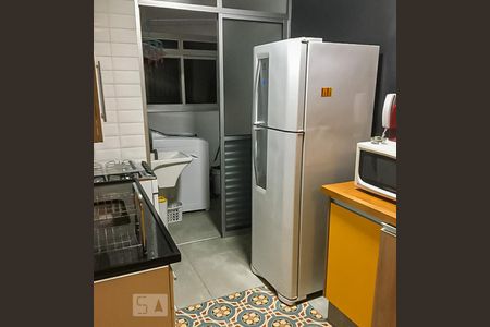 Cozinha de apartamento para alugar com 2 quartos, 50m² em Jardim Sarah, São Paulo