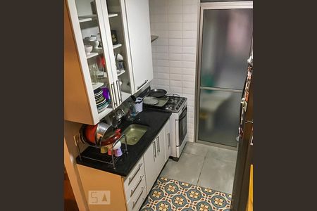 Cozinha de apartamento para alugar com 2 quartos, 50m² em Jardim Sarah, São Paulo