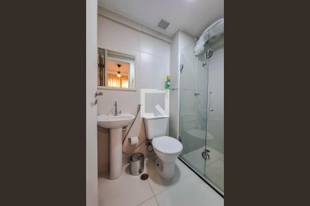 Banheiro de kitnet/studio para alugar com 1 quarto, 28m² em Sé, São Paulo