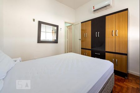 Quarto 1 de apartamento à venda com 2 quartos, 80m² em Ipanema, Rio de Janeiro