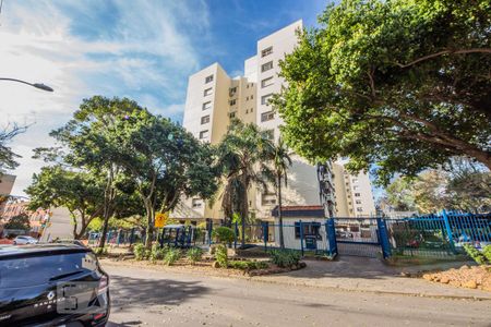 Fachada do Condomínio de apartamento para alugar com 3 quartos, 100m² em Boa Vista, Porto Alegre