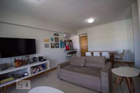 Apartamento para alugar com 74m², 2 quartos e 1 vagaSala
