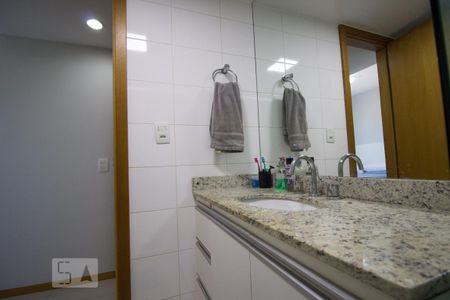 Apartamento para alugar com 74m², 2 quartos e 1 vagaBanheiro - Suite