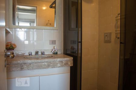 Banheiro Social de apartamento para alugar com 2 quartos, 70m² em Barra da Tijuca, Rio de Janeiro