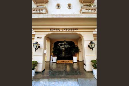 Apartamento para alugar com 109m², 2 quartos e 1 vaga Apartamento para alugar com 109m², 2 quartos e 1 vagaFachada