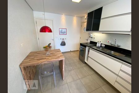 Cozinha de apartamento para alugar com 2 quartos, 109m² em Paraíso, São Paulo