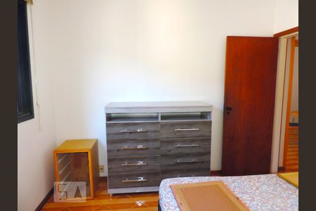 Quarto 1 - Armários de apartamento para alugar com 2 quartos, 52m² em Centro, Florianópolis