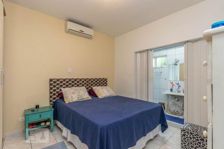 Casa à venda com 180m², 3 quartos e 4 vagas Casa à venda com 180m², 3 quartos e 4 vagasSuíte