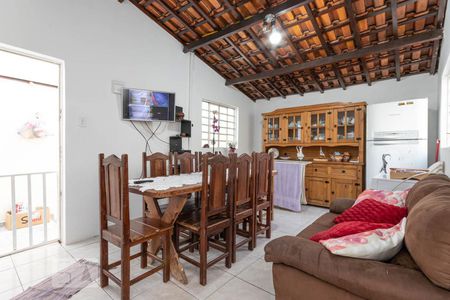 Casa à venda com 180m², 3 quartos e 4 vagas Casa à venda com 180m², 3 quartos e 4 vagasCopa