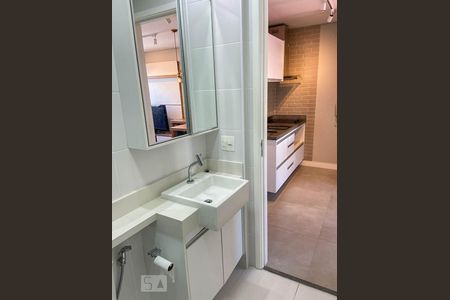 Banheiro de kitnet/studio para alugar com 1 quarto, 28m² em Tatuapé, São Paulo