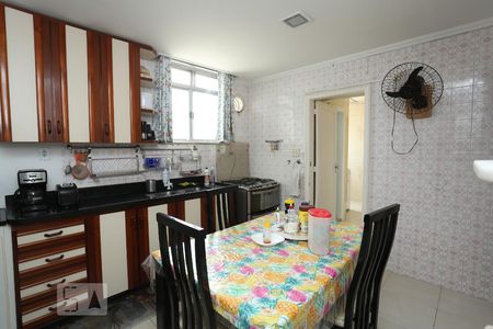 Apartamento para alugar com 175m², 4 quartos e sem vagaCozinha