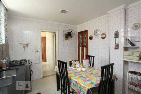 Apartamento para alugar com 175m², 4 quartos e sem vagaCozinha