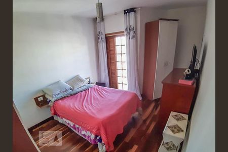 Casa à venda com 140m², 3 quartos e 4 vagas Casa à venda com 140m², 3 quartos e 4 vagasSuíte