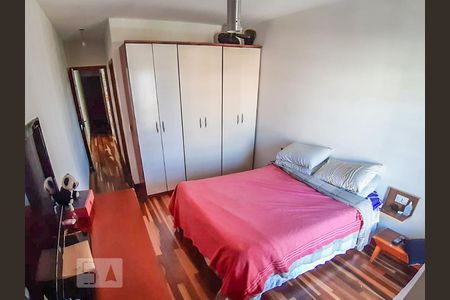 Casa à venda com 140m², 3 quartos e 4 vagas Casa à venda com 140m², 3 quartos e 4 vagasSuíte