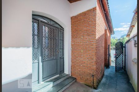 Casa à venda com 70m², 1 quarto e 1 vagaEntrada