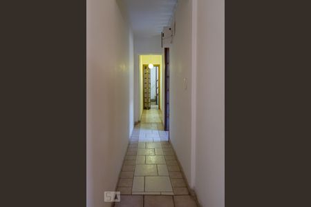 Casa à venda com 230m², 3 quartos e 2 vagasCorredor