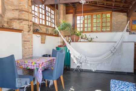 Casa à venda com 230m², 3 quartos e 2 vagasCobertura