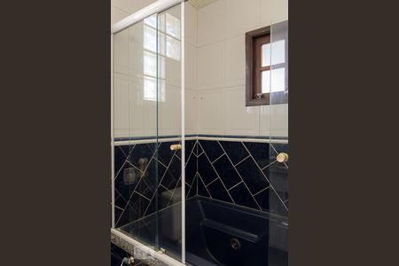 Casa à venda com 230m², 3 quartos e 2 vagasBanheiro do Quarto 1