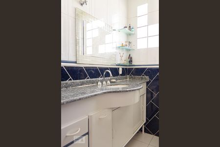 Casa à venda com 230m², 3 quartos e 2 vagasBanheiro do Quarto 1