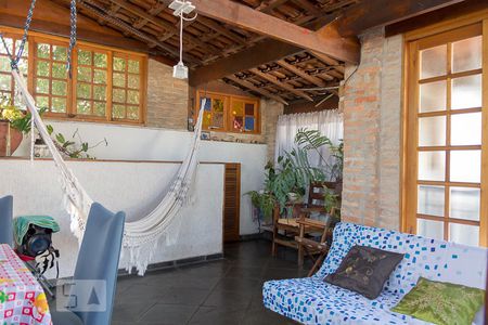 Casa à venda com 230m², 3 quartos e 2 vagasCobertura