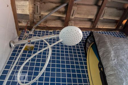 Casa à venda com 230m², 3 quartos e 2 vagasChuveiro