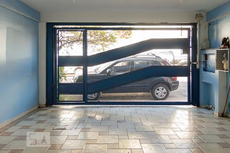 Casa à venda com 230m², 3 quartos e 2 vagasGaragem